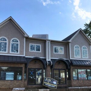 James Hardi Straight Shake withe James Hardi Fiber Cement Siding in the Color Khaki Brown with Country Beige Soffit and Cobblestone Hardi Trim