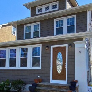 Vinyl Shake Siding in the color Canyon with White trim